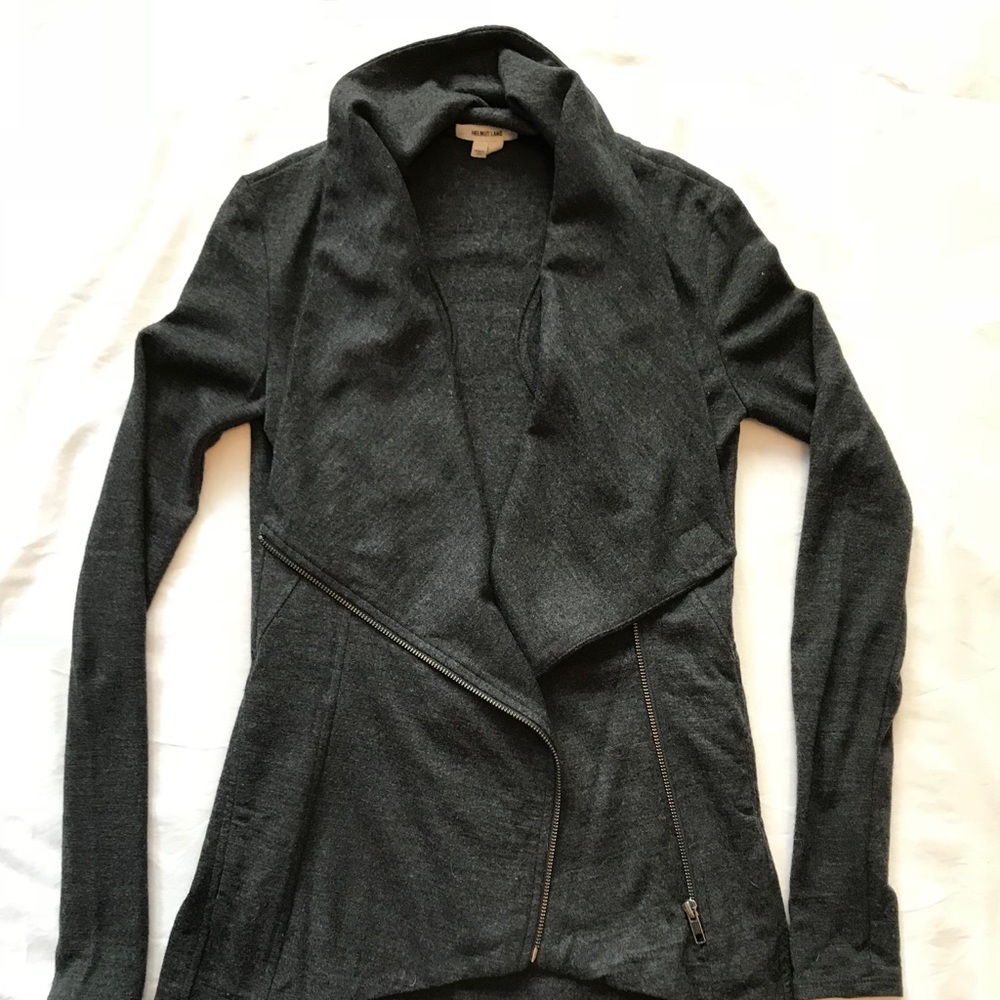 Asymmetrical zip up